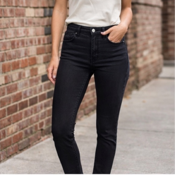 Unbranded Denim - Women’s Black Slim Taper Stretch Denim Jeans Size 27‎